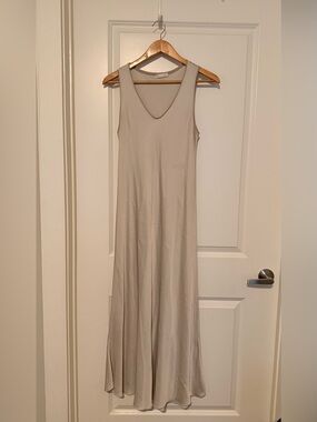 Milio Milano Sleeveless V-Neck Maxi Dress in Light Taupe